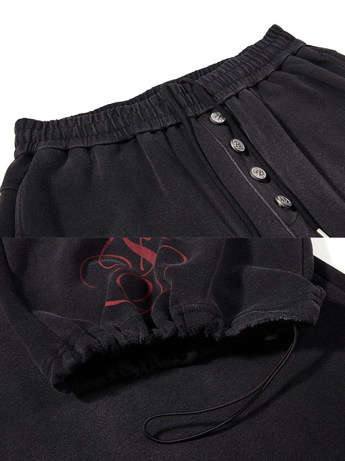 Bestickte Jogginghose – Schwarz, Knopfleiste und Saumkordel im Detail | XoKool