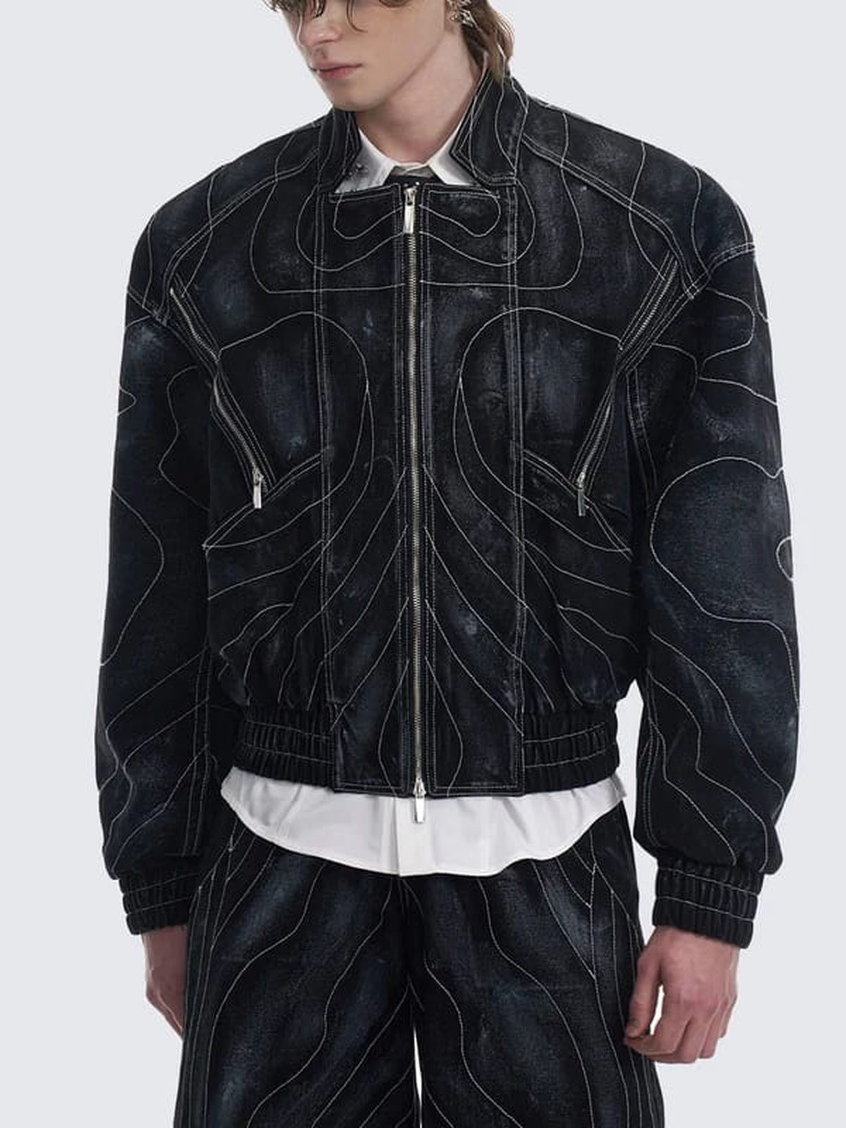 Conjunto de denim negro lavado – chaqueta en modelo, frente | XoKool