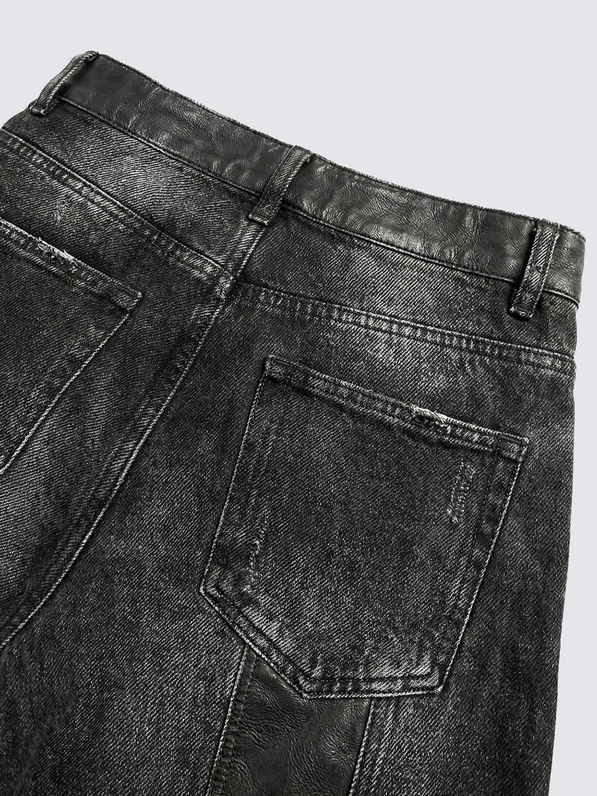 Washed black barrel jeans – back pocket close-up | XoKool