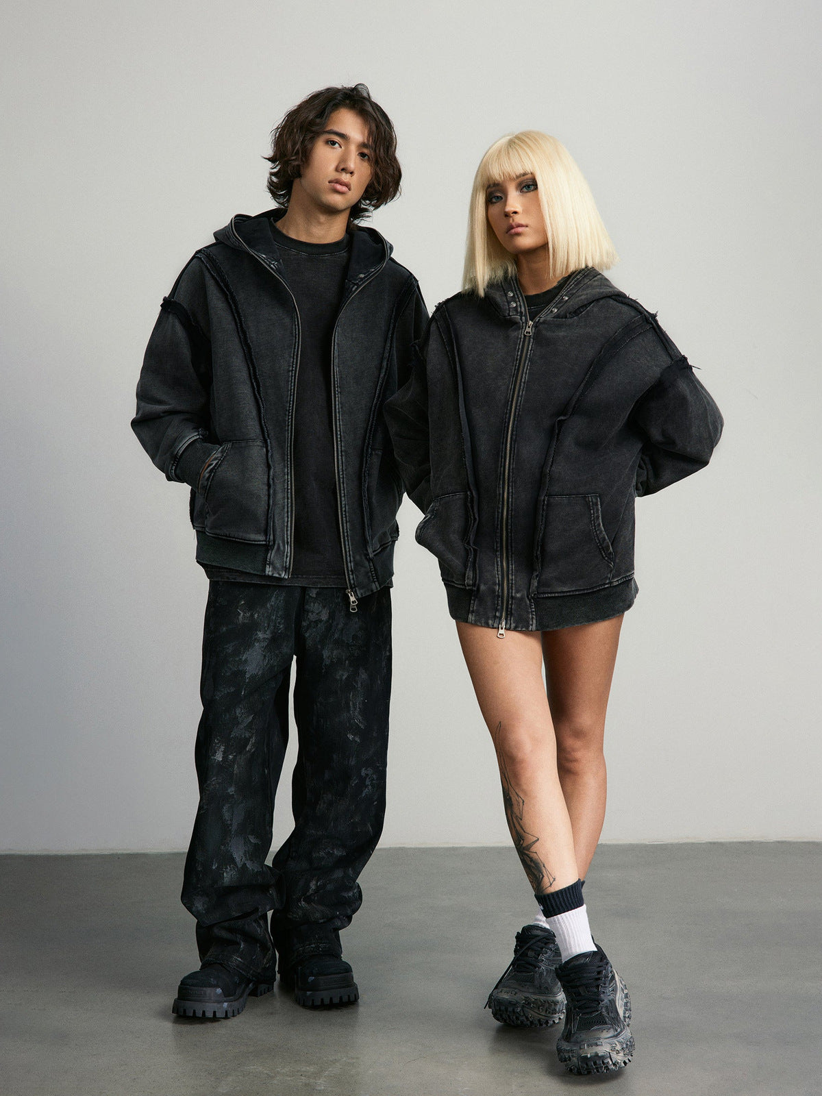 Raw edge zip up hoodie – On models, couple | XoKool