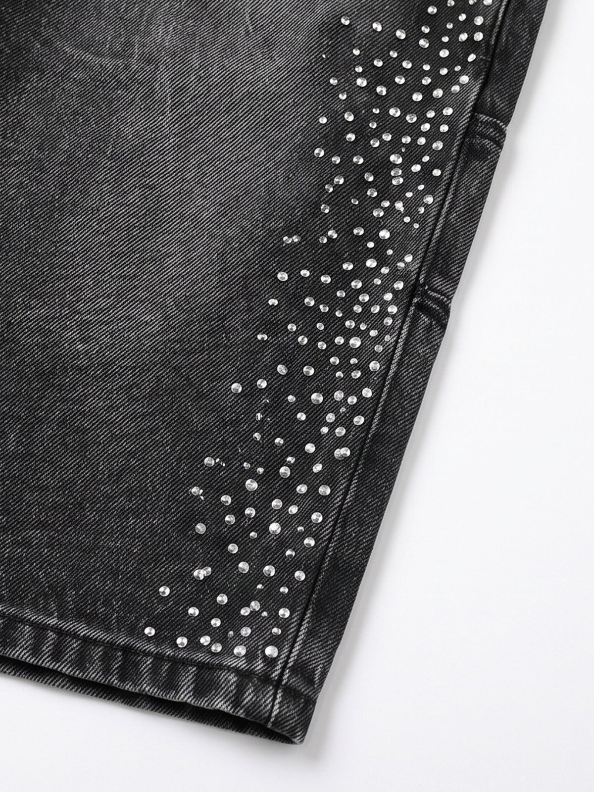 Jorts con strass – detalle de las tachuelas laterales | XoKool