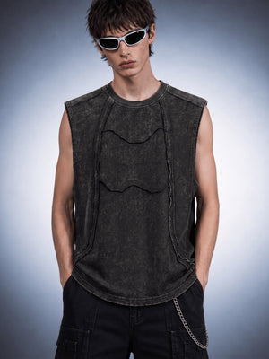 Ärmelloses Shirt in Washed Black mit offenen Nähten – am Model, vorne | XoKool