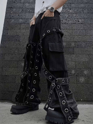 Pantalones cargo de pierna ancha con correas en negro lavado – en modelo, lateral | XoKool