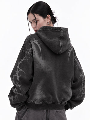 Washed Black Oversized Hoodie mit Dornen-Print – am Model, Rückseite | XoKool