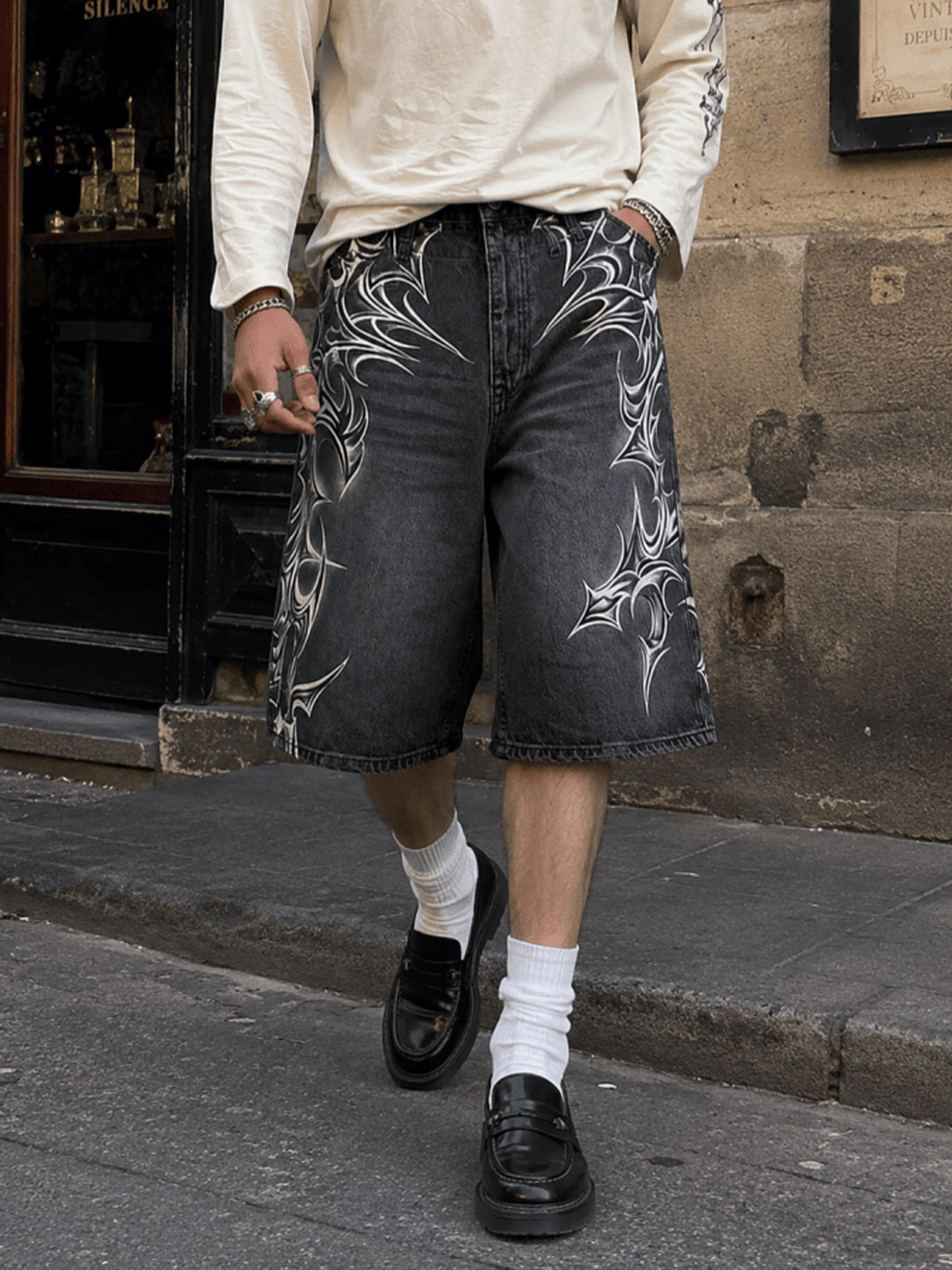 Jorts mit Tribal-Print – am Model, Vorderansicht, Straße | XoKool