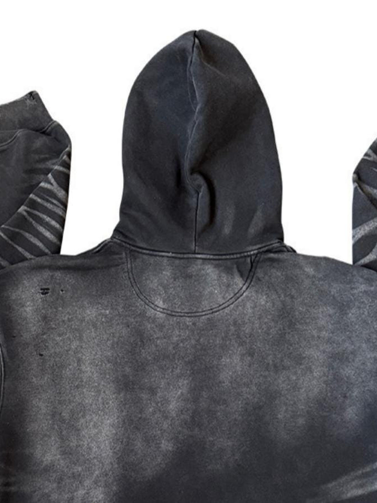 Hoodie roto – detalle de la parte trasera de la capucha | XoKool