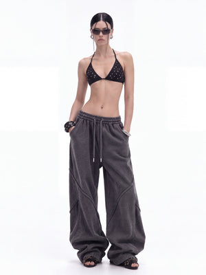 Wide Leg Jogginghose – am weiblichen Model, Vorderseite | XoKool