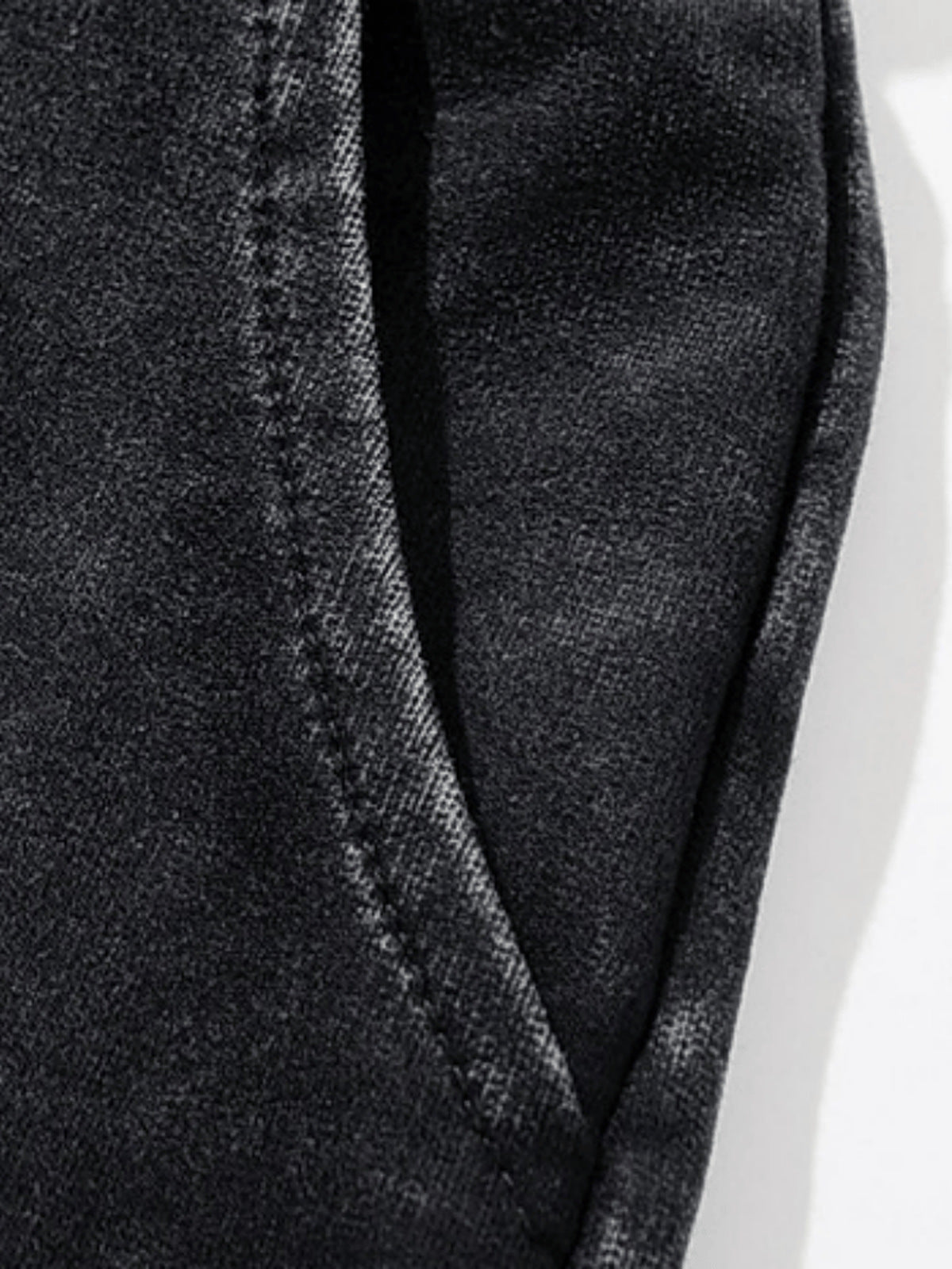 Thorn print sweat shorts – pocket close-up | XoKool