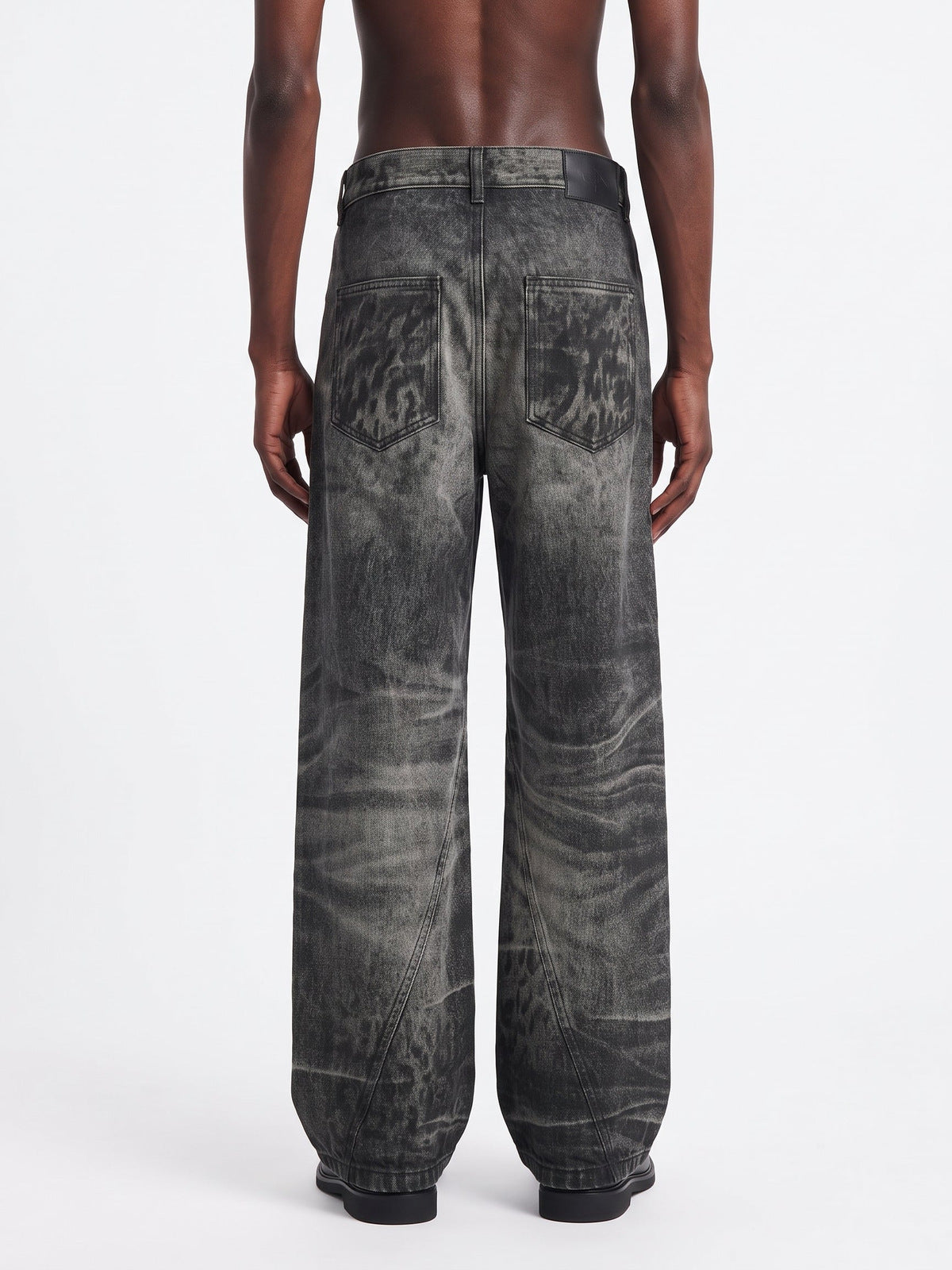 Graue Wide Leg Jeans – am Model, Rückansicht | XoKool
