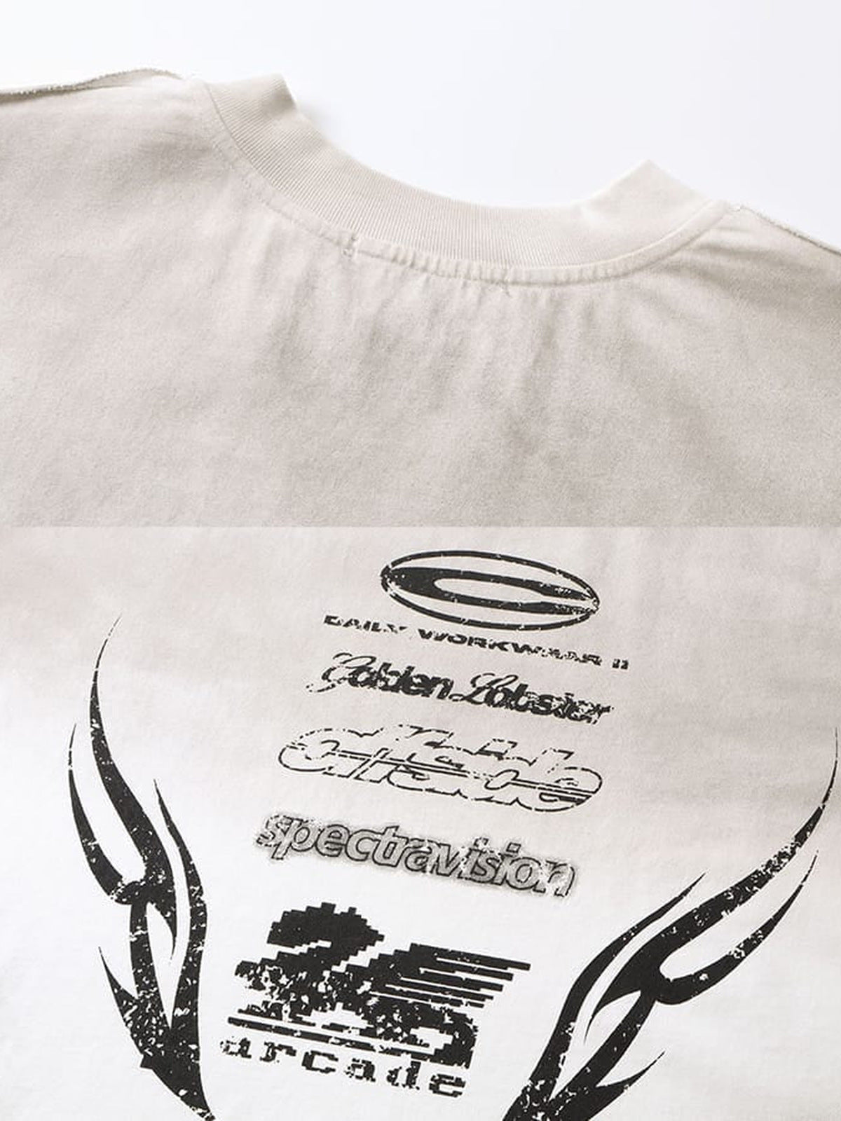 Grunge Long Sleeve Shirt – White back print close-up | XoKool