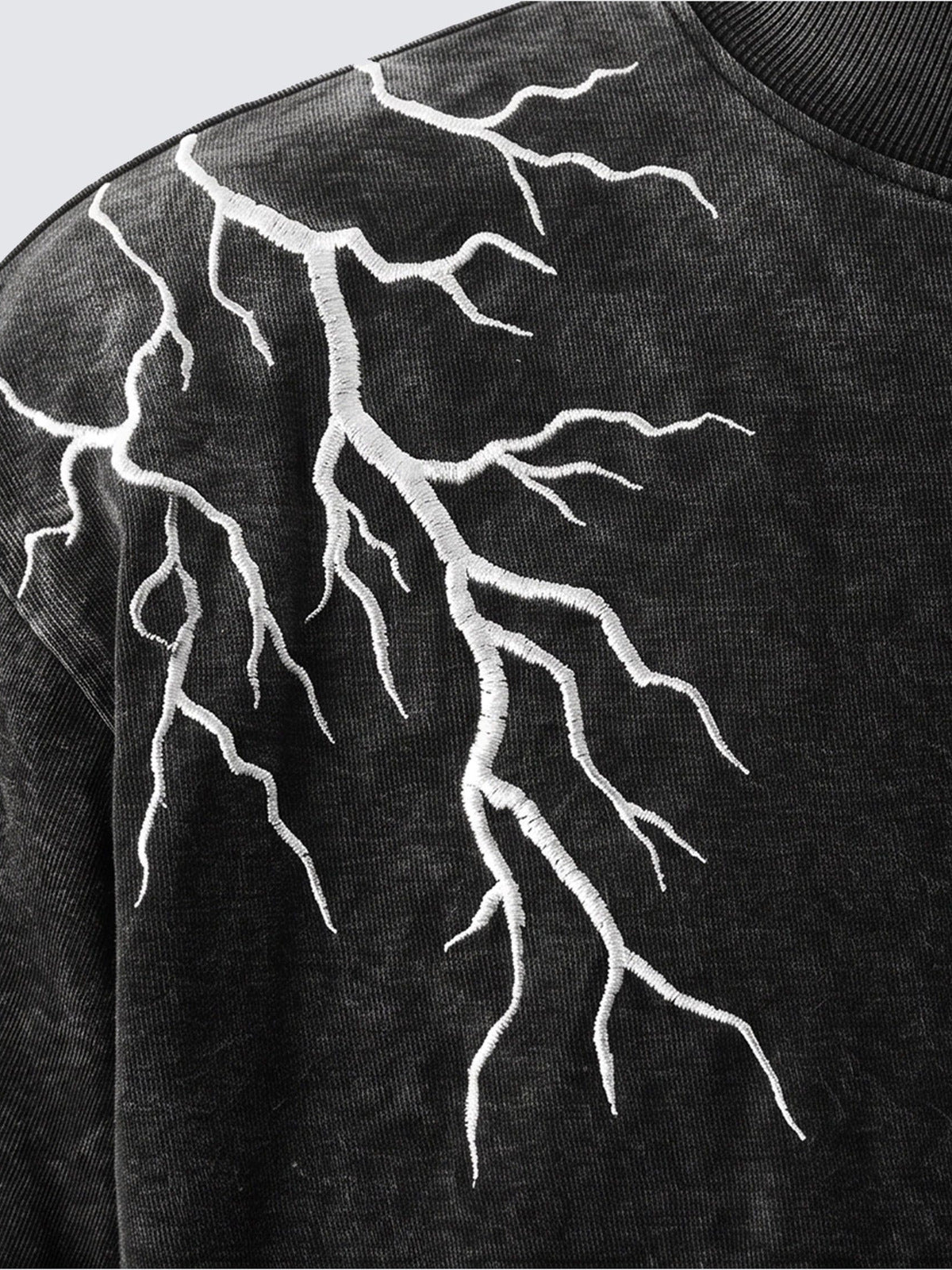 Layered lightning long sleeve – lightning print close-up | XoKool
