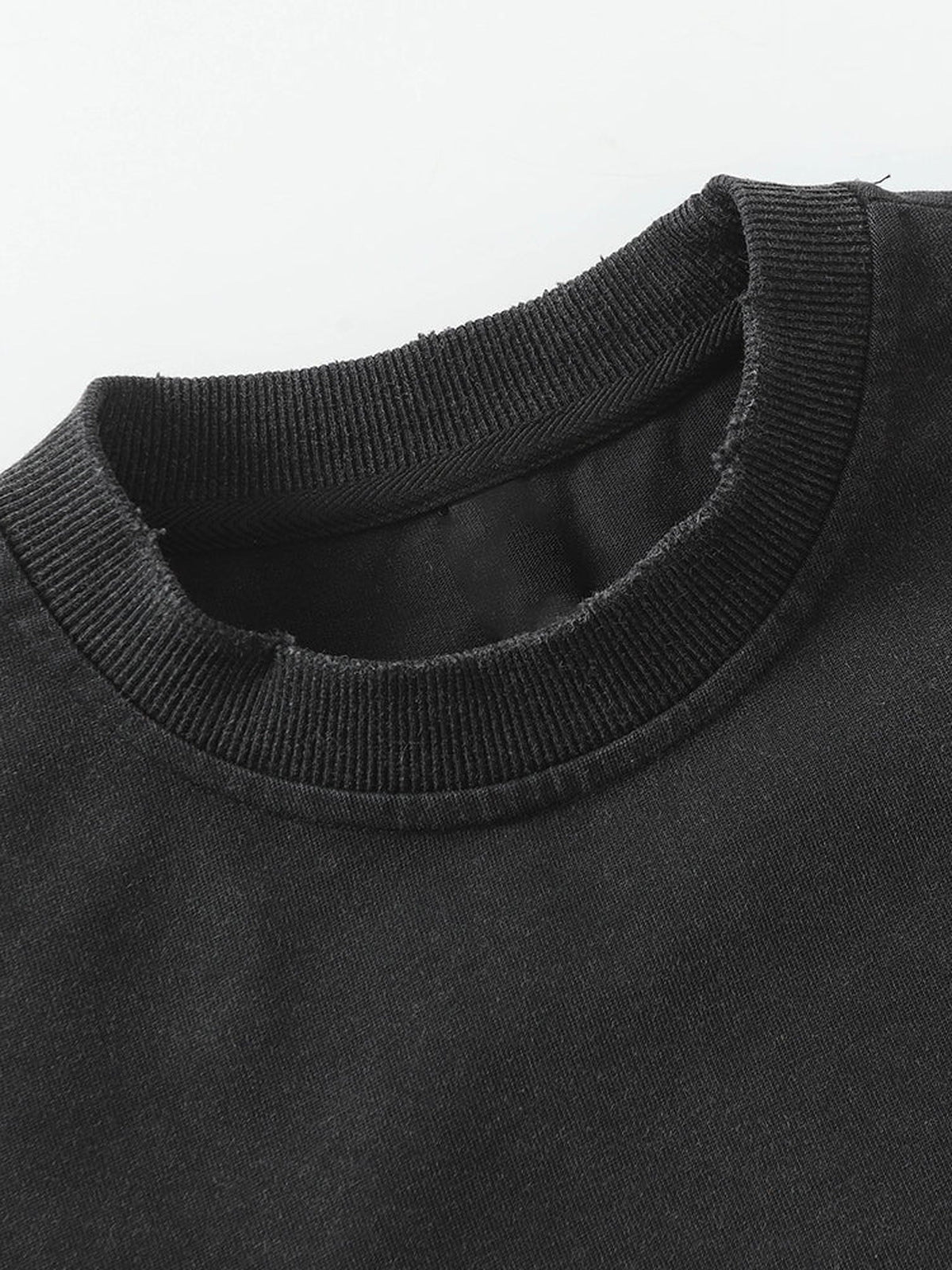 Shredded sleeve layered tee – collar close-up | XoKool