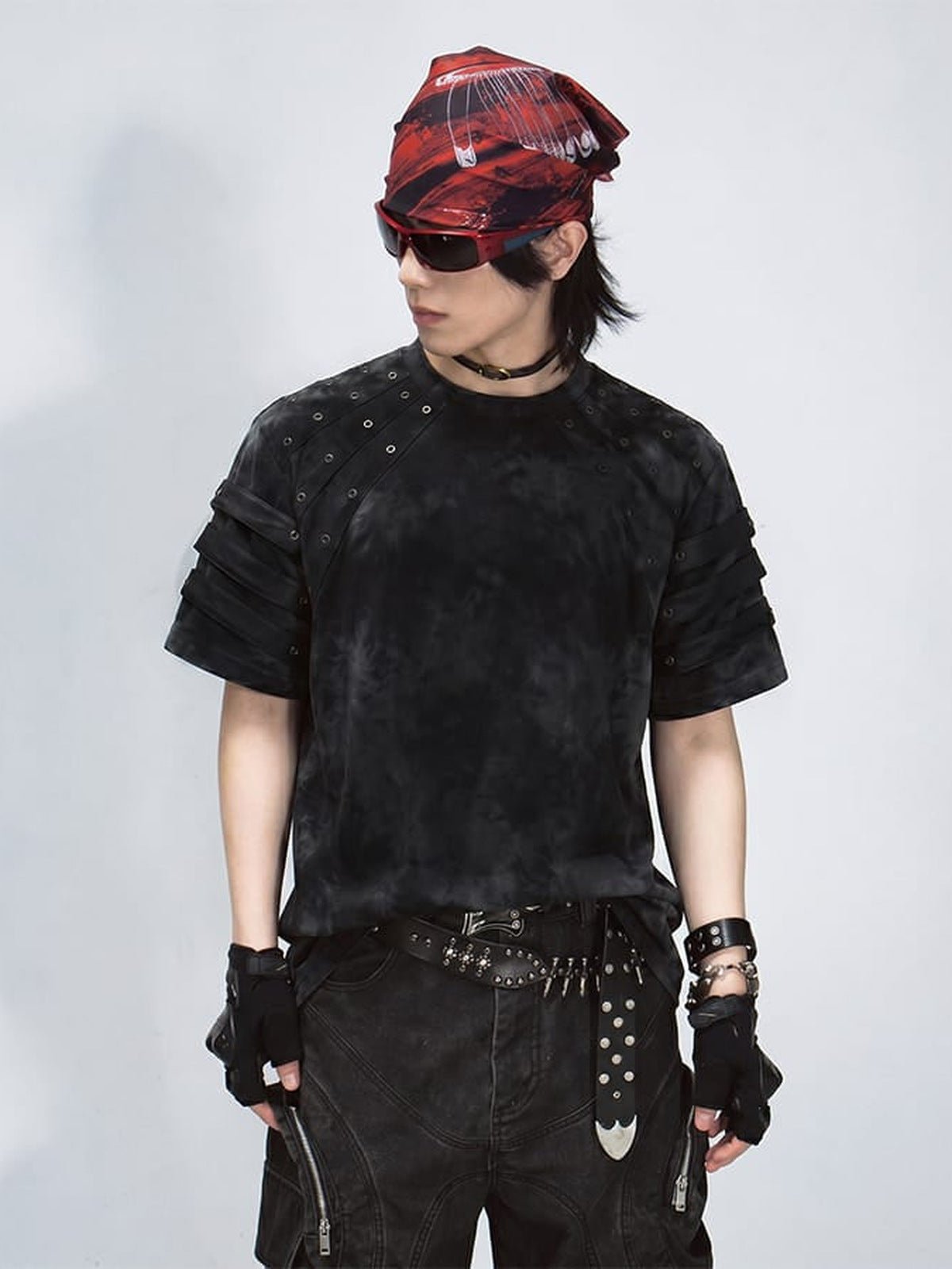 Eyelet strap punk tee – detail view | XoKool