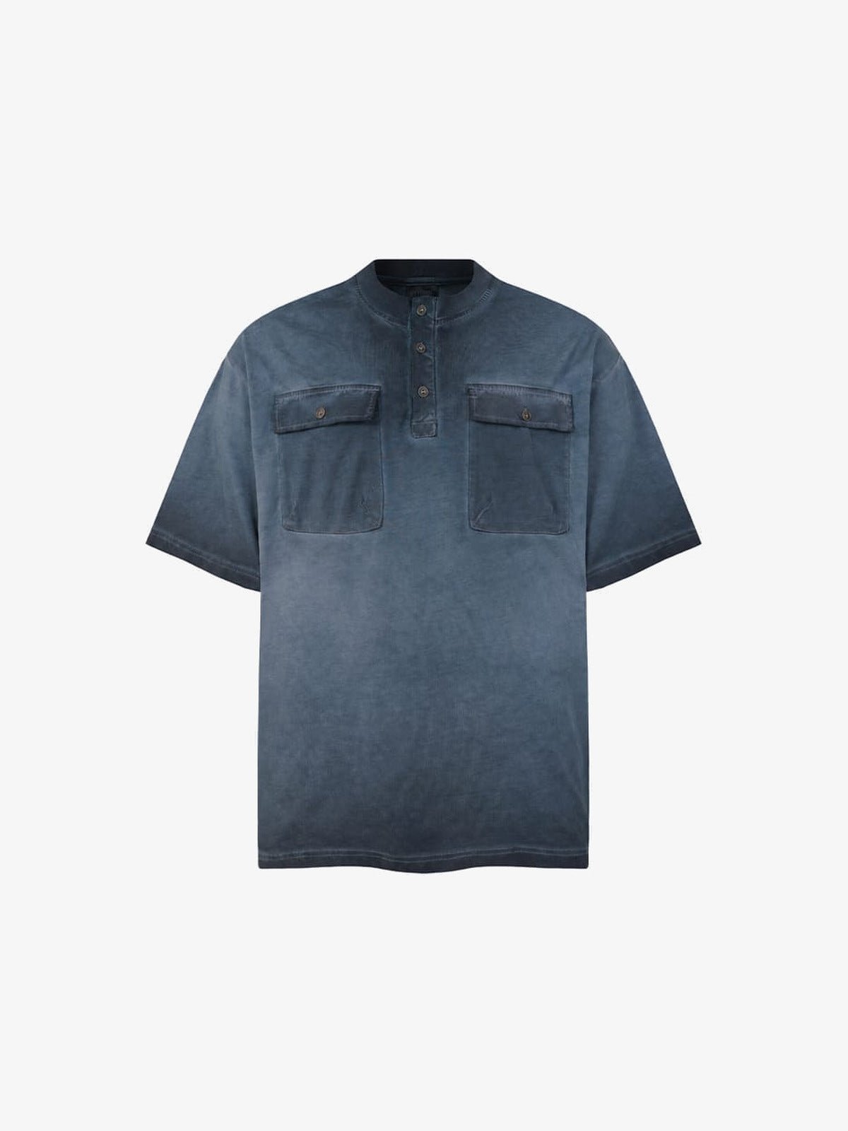 Camiseta henley de manga corta con efecto lavado y dos bolsillos con solapa – azul, vista frontal | XoKool