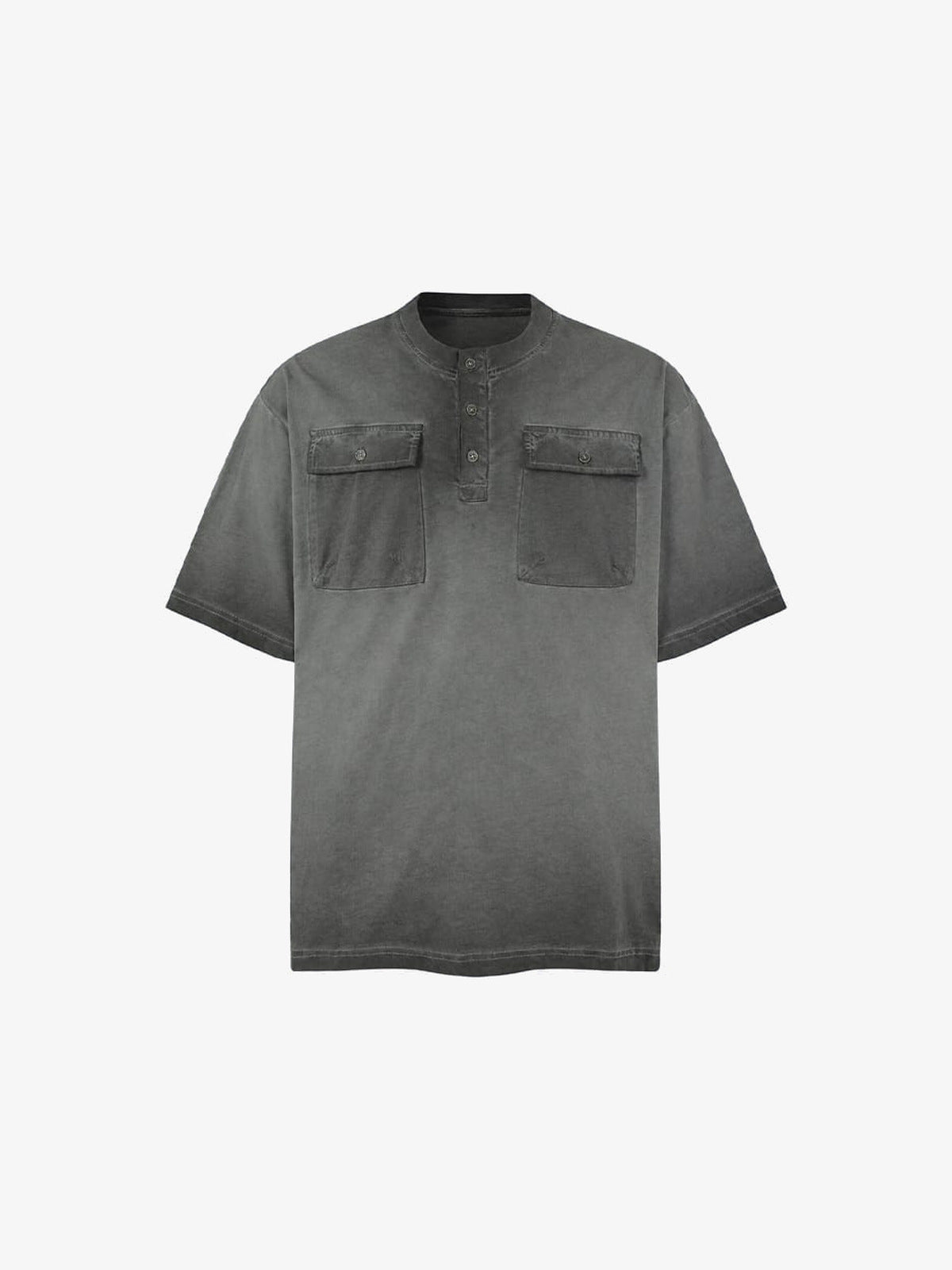 Camiseta henley de manga corta con efecto lavado y dos bolsillos con solapa – gris, vista frontal | XoKool