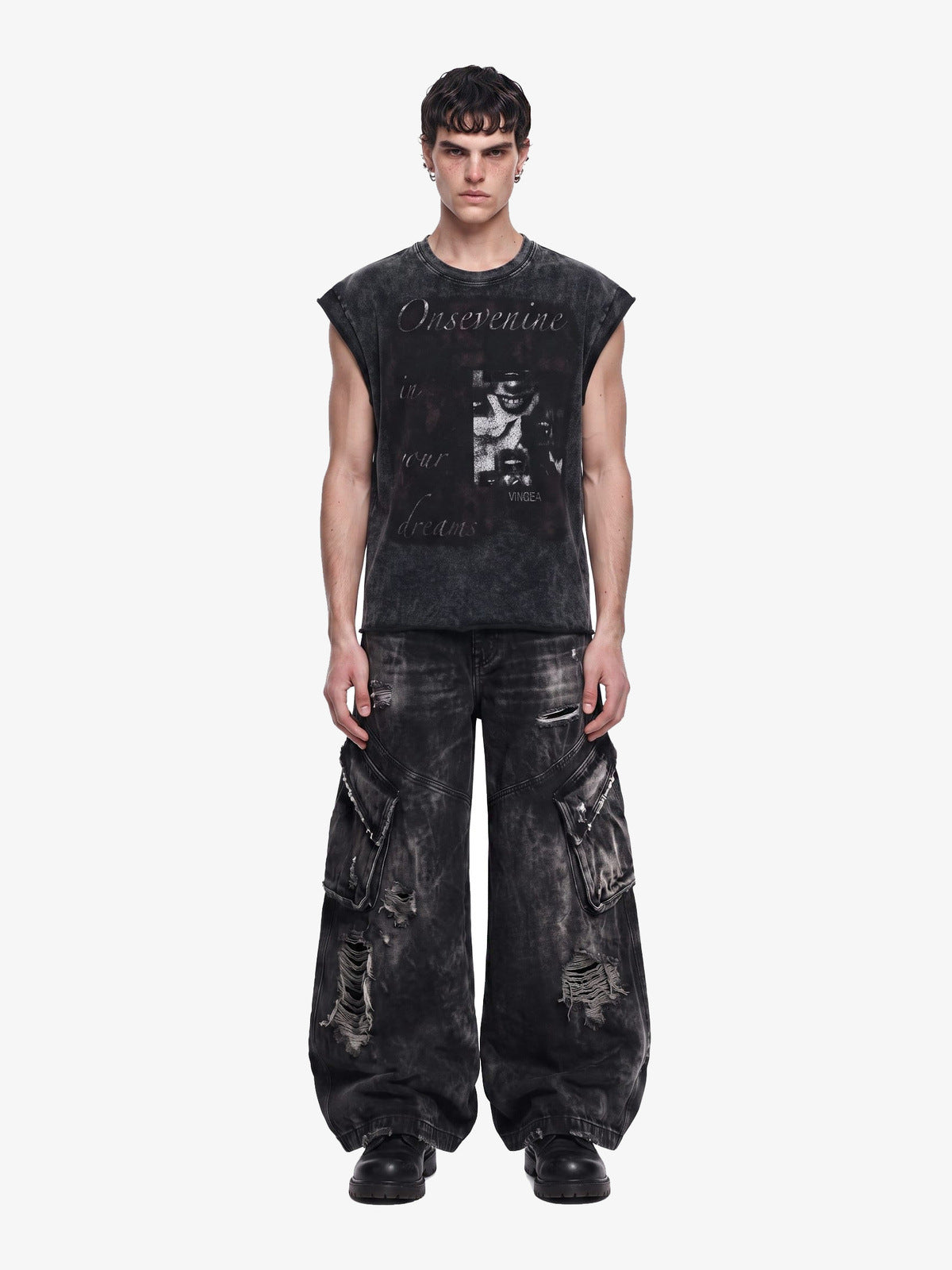 Washed ärmelloses Graphic T-Shirt mit Portrait-Print – am Model, Schwarz, Ganzkörper | XoKool