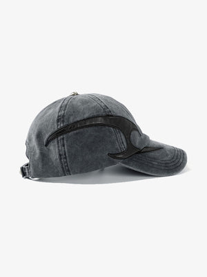 Gorra de béisbol lavada con parche de llamas tribales – gris, vista lateral | XoKool