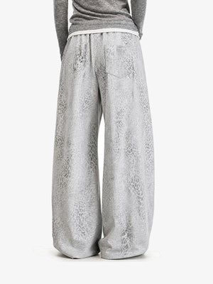 Wide leg sweatpants – Light Grey, on model back | XoKool