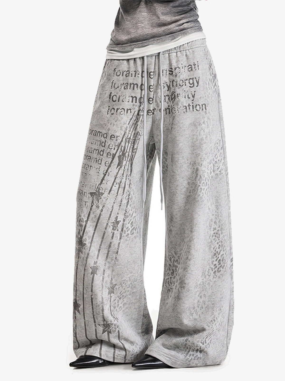 Wide leg sweatpants – Light Grey, on model front | XoKool