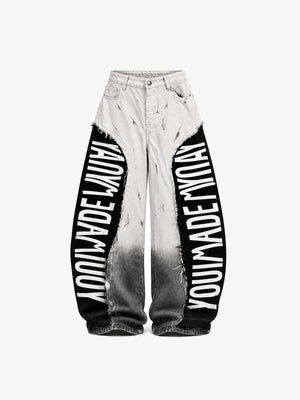 Weiße Barrel Jeans mit schwarzen Schriftzug-Einsätzen – Vorderseite flach | XoKool