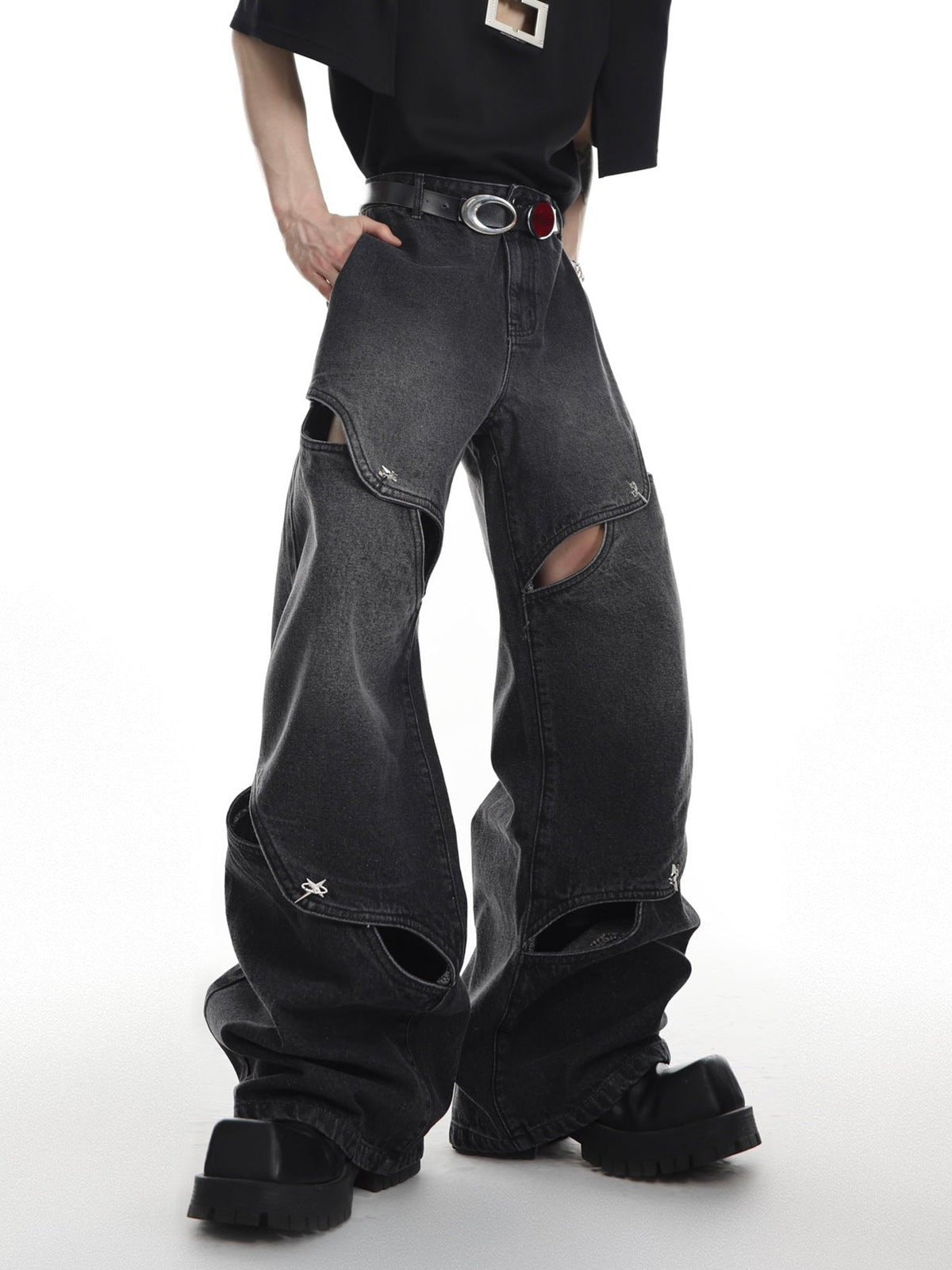 Cut out jeans – Black, on model, front | XoKool