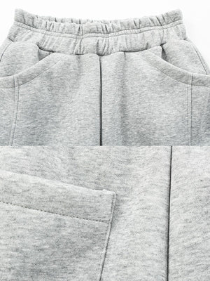 Jogginghose mit Fellgürtel – Grau, Nahaufnahme Fronttasche und Stoff | XoKool