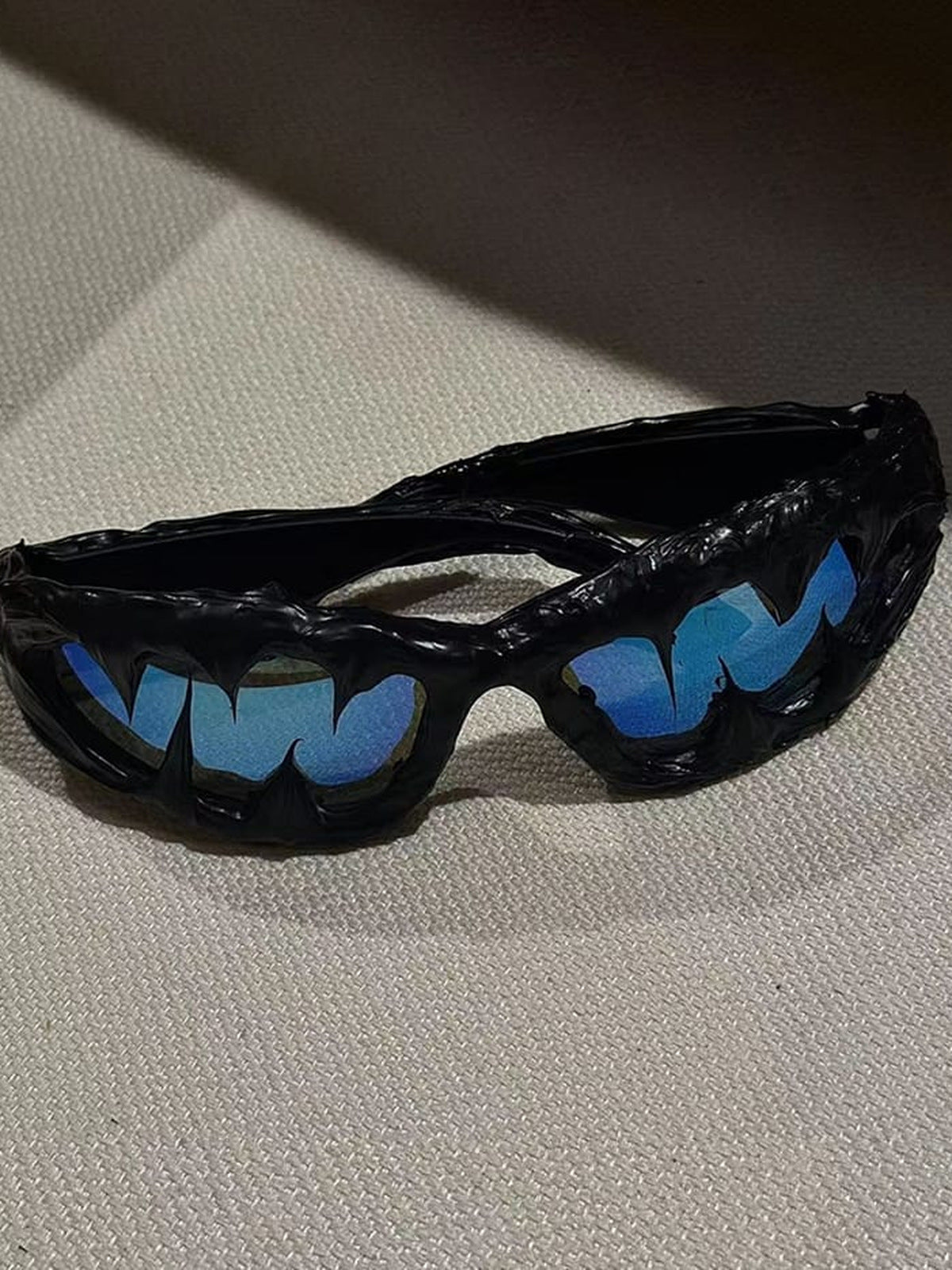 Wraparound-Sonnenbrille – schwarzes Gestell, blaue Gläser | XoKool