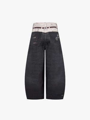 Y2K Schwarze Barrel Jeans mit bedrucktem Fake-Gürtel – Rückseite flach | XoKool